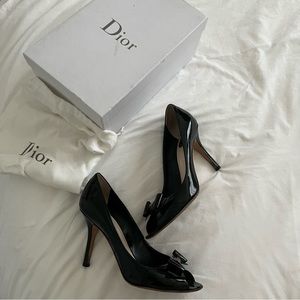 Christian Dior patent calfskin open toe heels with bow 40